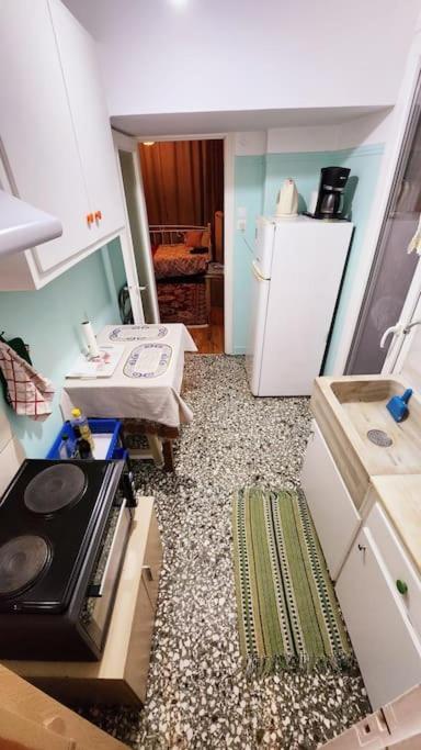 Little Chill Apartment Athena Bagian luar foto